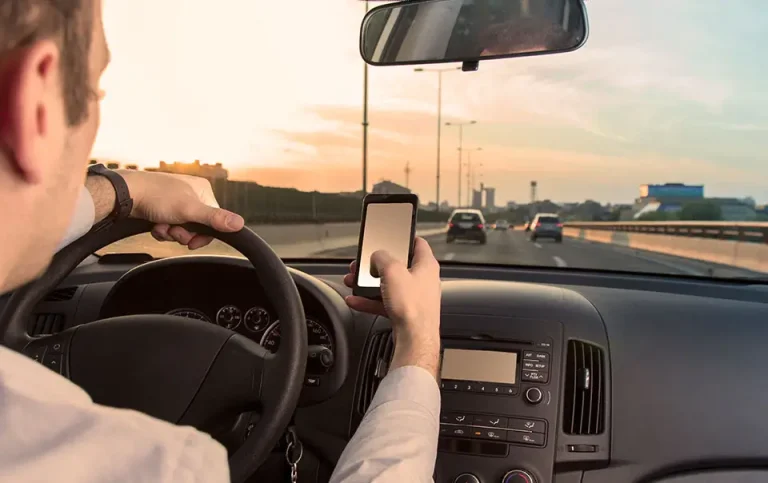 How to stay focused and avoid distractions while driving in Ajax