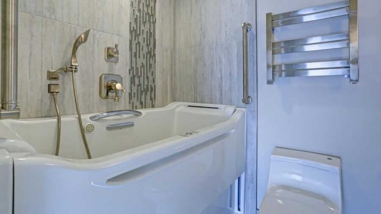 The Benefits of Installing a Whirlpool Bathtub in Your Home