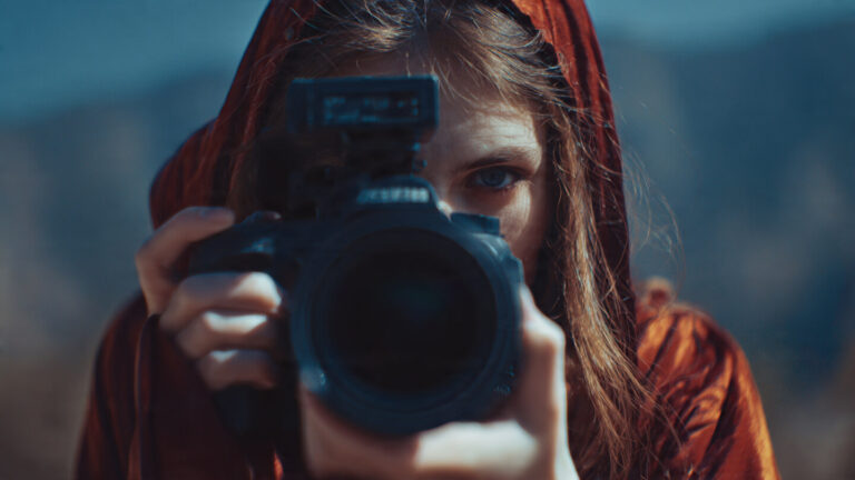 Video&a Guide: Engaging Video by Interaction.